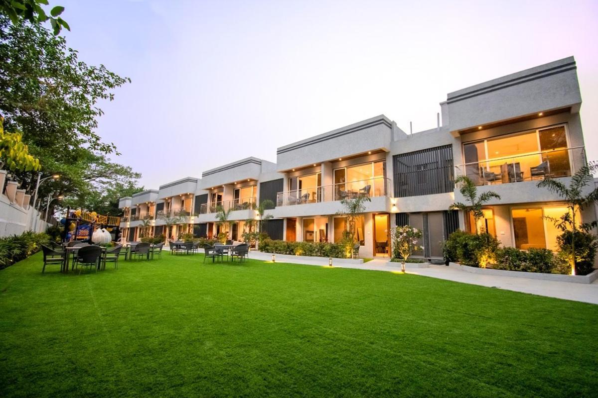 Meritas Aura Resort Лонавала Экстерьер фото