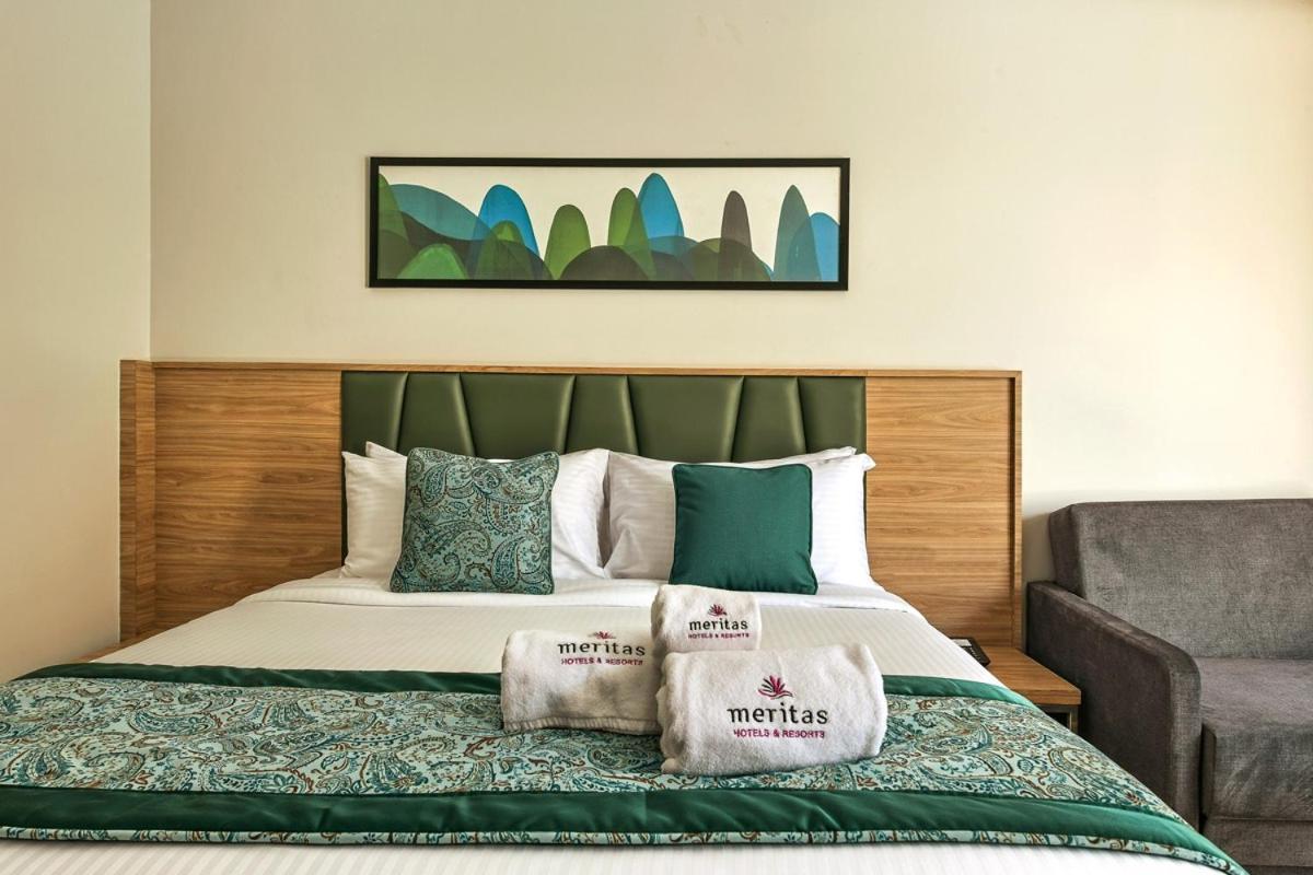 Meritas Aura Resort Лонавала Экстерьер фото