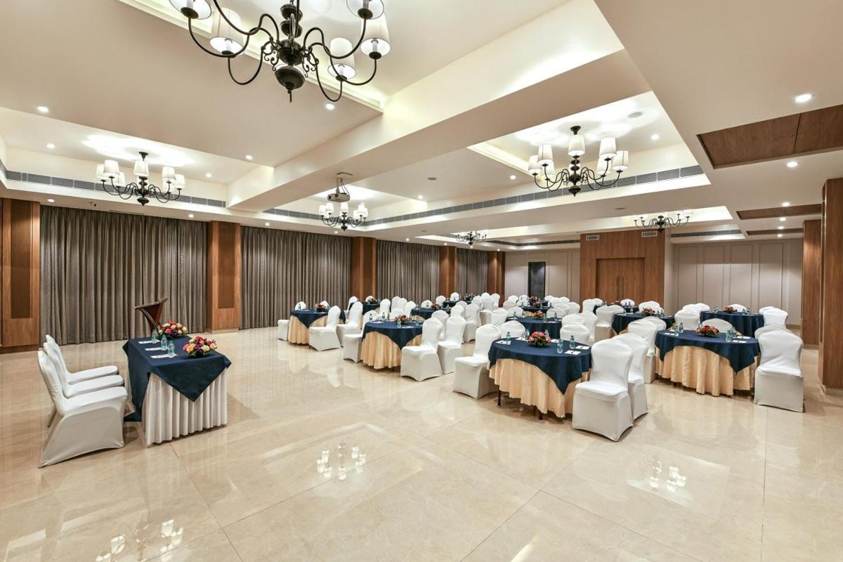 Meritas Aura Resort Лонавала Экстерьер фото